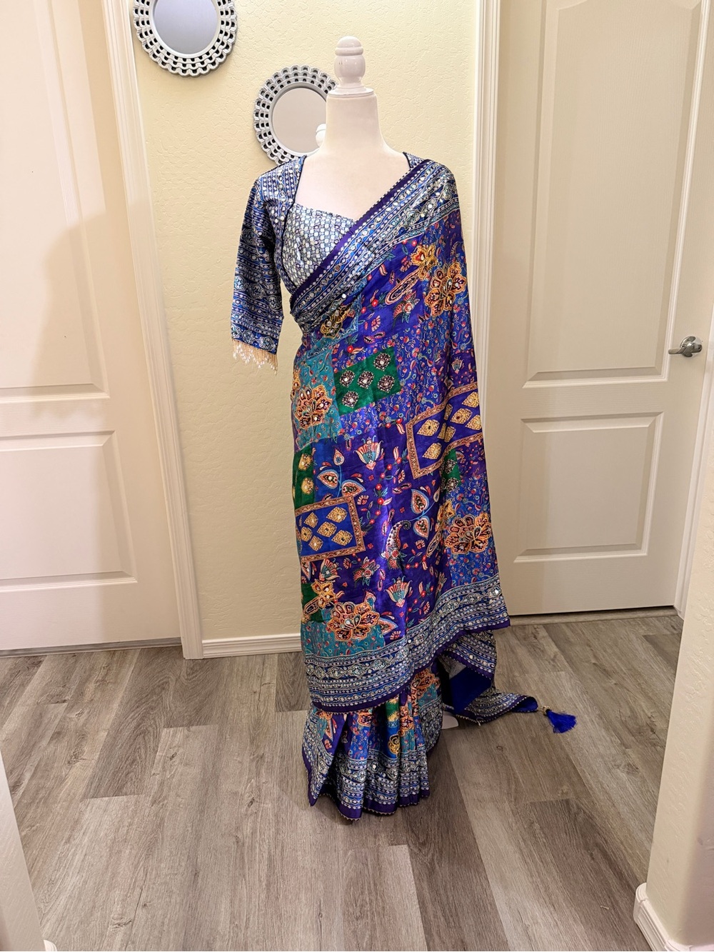 Saree - Picture 3 of 10